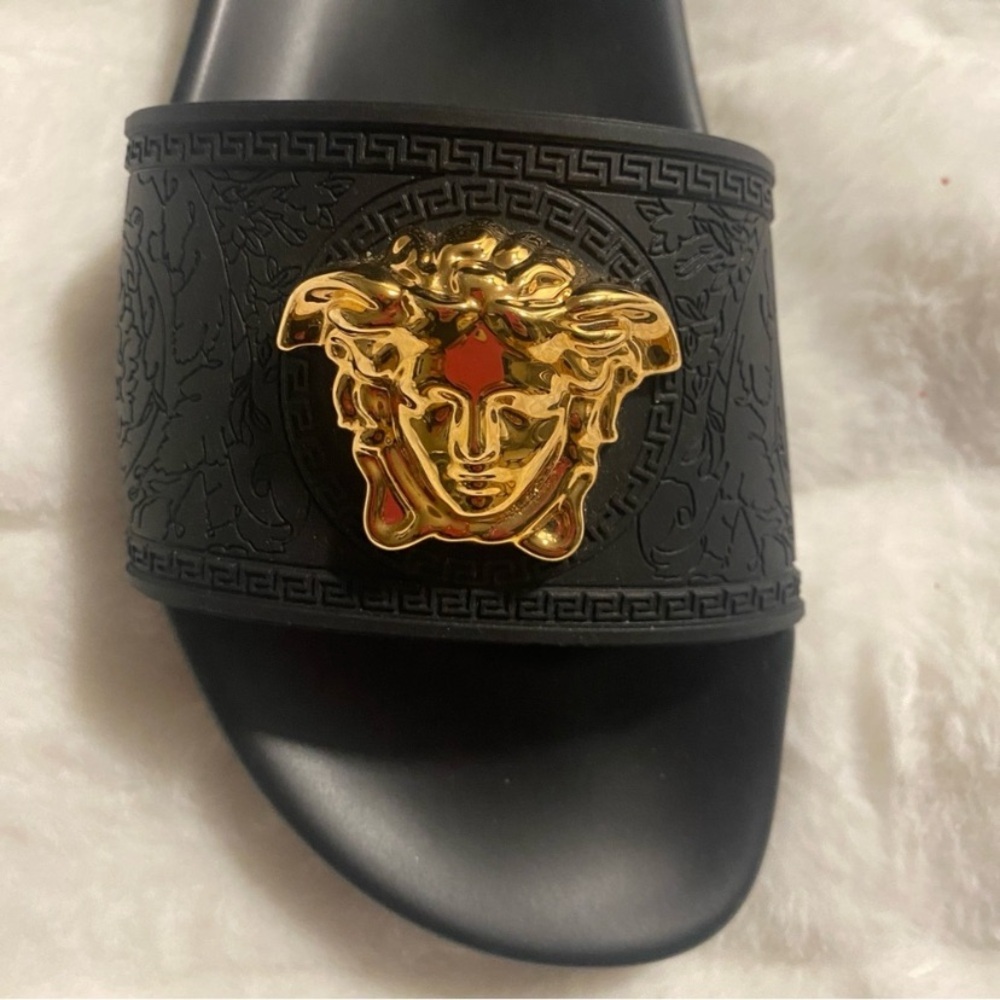 NIB Versace Women's Medusa Slide Sandals in Black/ Gold - Size 37 - Picture 16 of 16